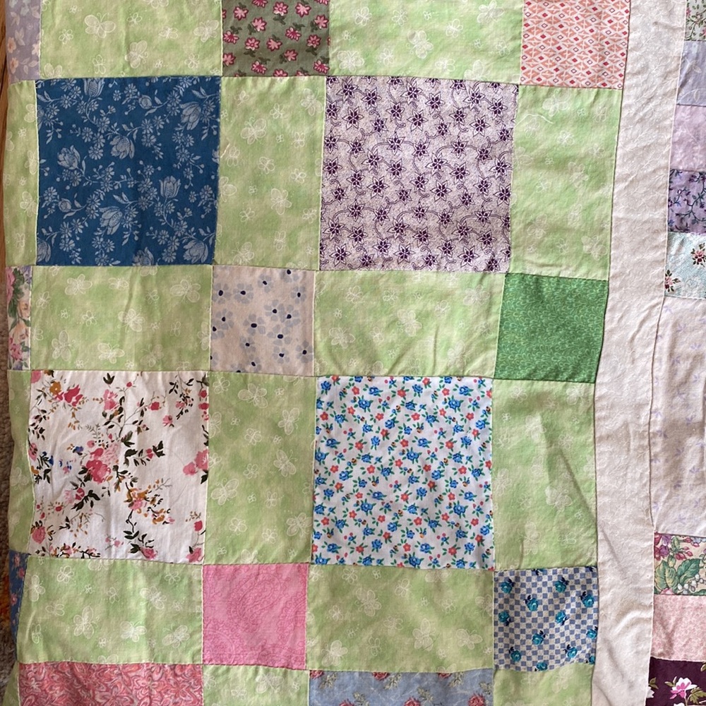 Beautiful light green quilt TOP - hand made - Picture 10 of 10